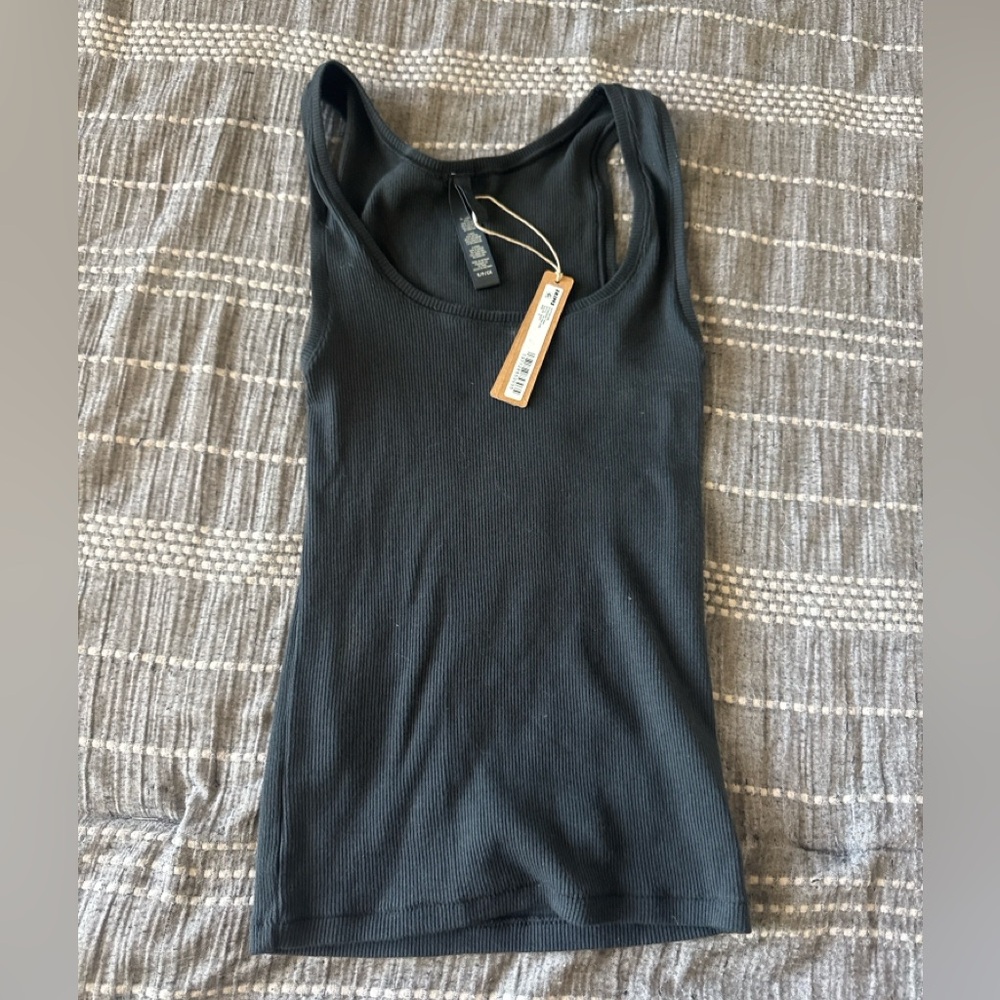 NWT SKIMS Cotton Rib Tank – Onyx